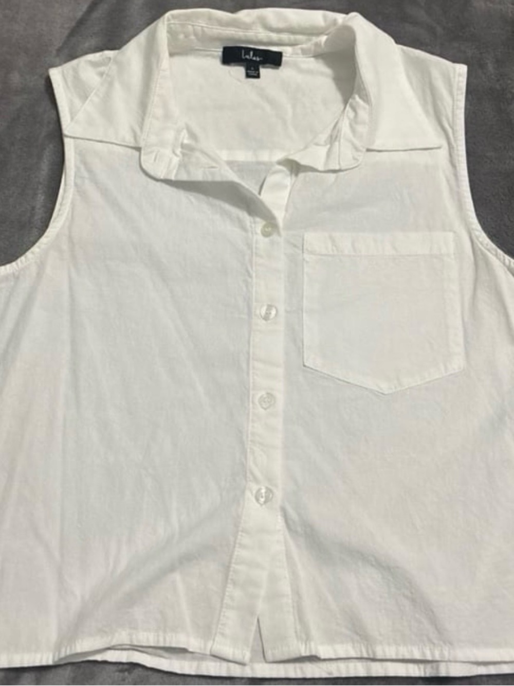 Lulu's White Sleeveless Casual Button-Down Shirt with Chest Pocket